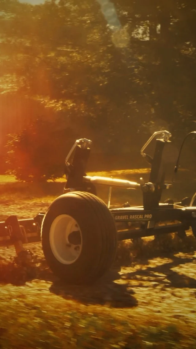 As summer winds down, it's time to switch to a new ᐯIᗷE! 

It's gravel project season, and we have just the tool for the job: 𝐆𝐫𝐚𝐯𝐞𝐥 𝐑𝐚𝐬𝐜𝐚𝐥 𝐏𝐫𝐨 ⚙️🛘

Call now to experience a better way.🟢🏴

📞: 877-788-7253