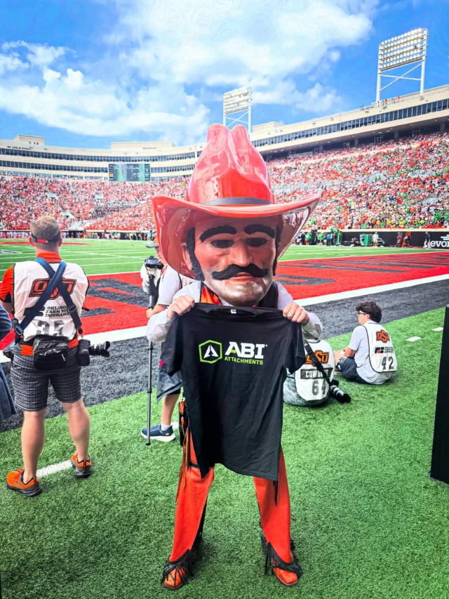 𝘽𝙞𝙜 𝙃𝙖𝙩.
BIG HEXAGON.
𝔹𝕚𝕘 𝕎𝕚𝕟.

Underdogs Stick Together. Get ready for the best season yet. 👀🤠🟢🏴🏈

#ABetterWay #AgDay #UpsetSpecial